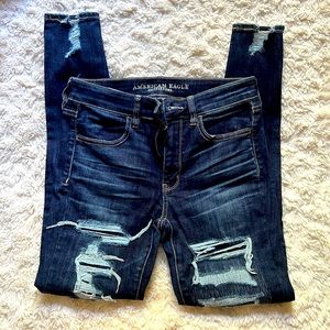 ✨AMERICAN EAGLE SUPER STRETCH HI-RISE DARK DISTRESSED DENIM JEGGING✨
